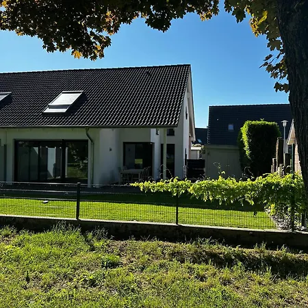 度假居 Haus Am 48 *